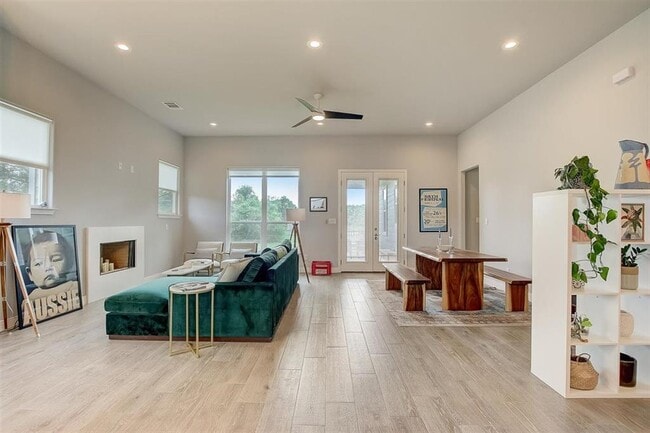 Photo - 121 Naalehu Ct