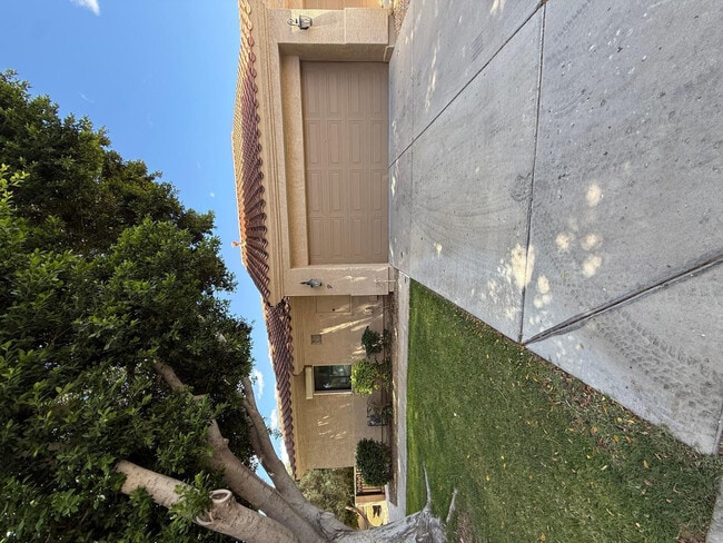 Building Photo - 45 E 9th Pl