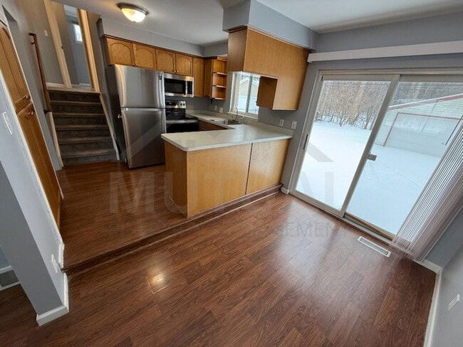 Photo - 39533 Cather St