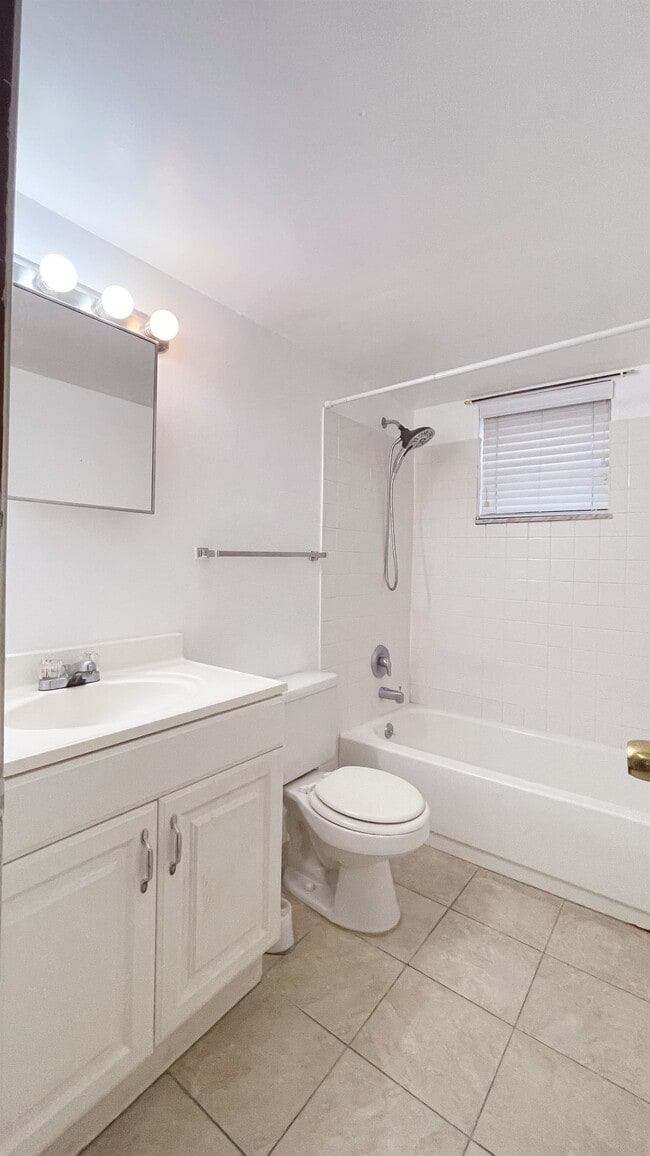 Photo - 1041 SE Monterey Rd