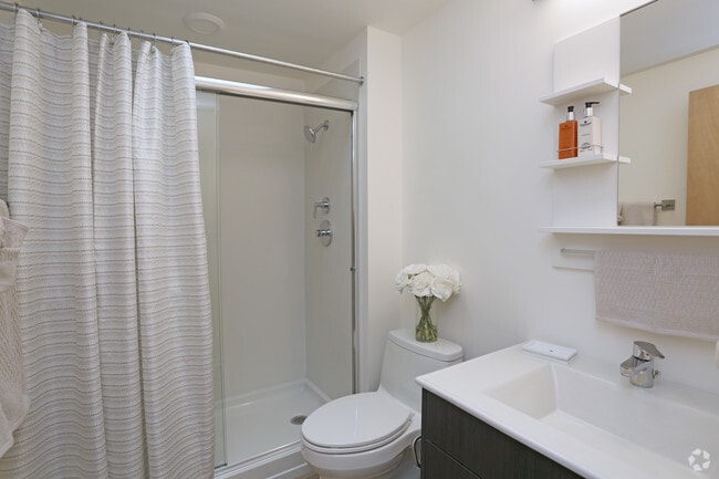 2 BR, 1.5 BA - Penthouse