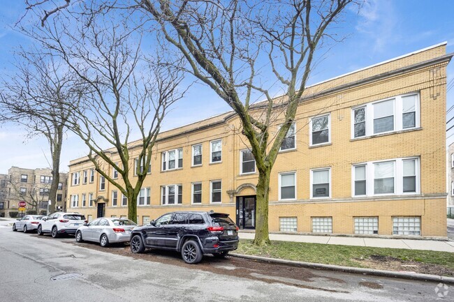 Building Photo - 3610 N Oakley Ave Rental