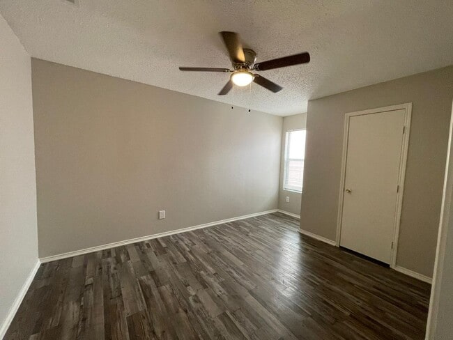 Photo - 5013 Waterford Dr