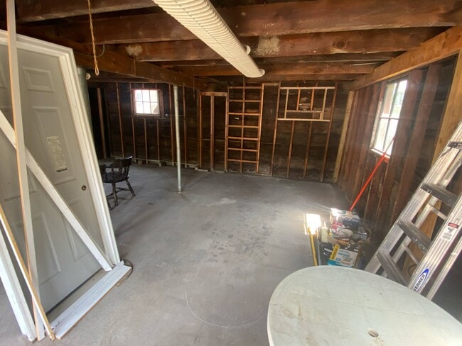 Building Photo - 229 Valley St Unit Garage Rental
