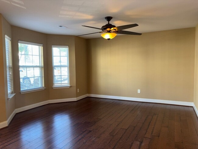 Photo - 2 Bedroom, 2.5 Bathroom Townhouse in Green...