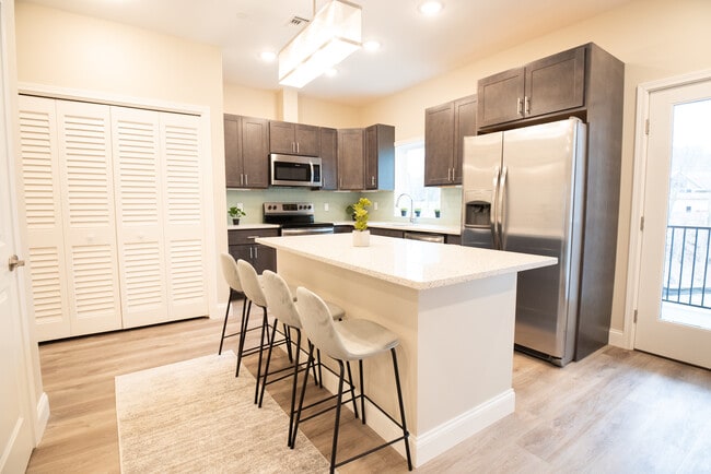Building Photo - Hudson Place Rental