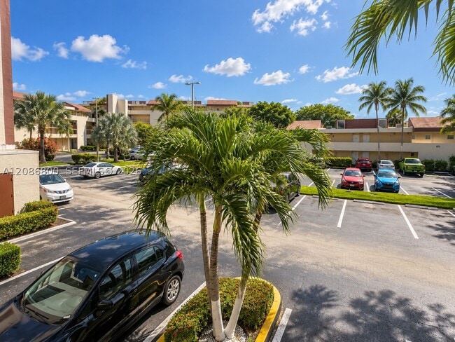8850 Fontainebleau Blvd Unit 203
