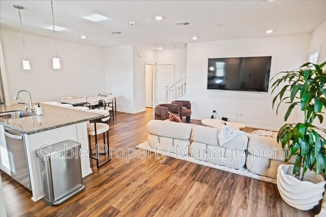 Photo - 27605 Sawtooth Ln