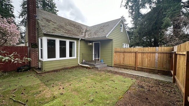 Portland Original Bungalow! Hardwoods, Lar... - Portland Original Bungalow! Hardwoods, Lar... House