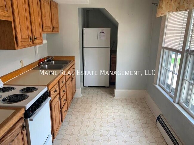 Building Photo - 67 Pine St Unit Apt #1