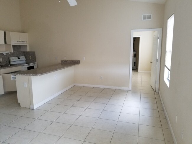 Photo - 251 SW 4th St Unidad 251