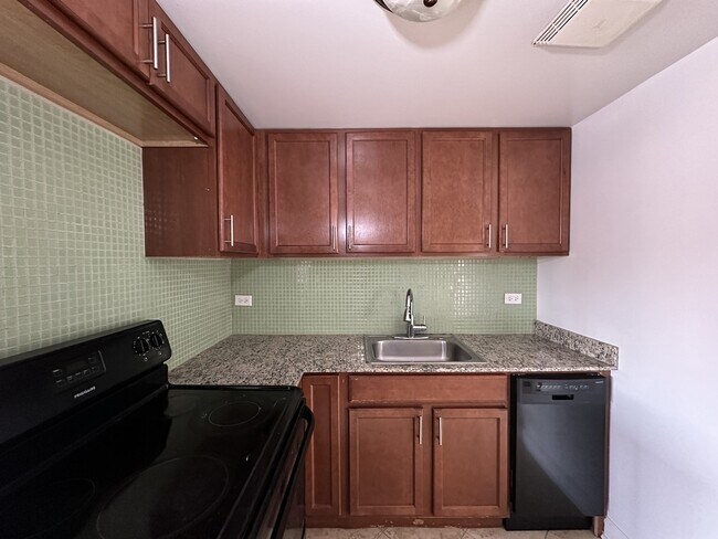 Photo - 7632 N Milwaukee Ave Unit B3