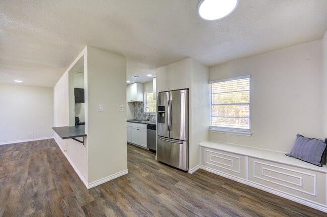 Photo - 1210 N Natchez Dr