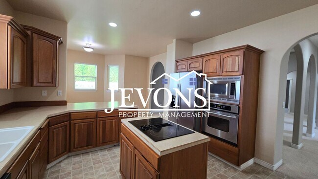 Photo - A charming and well-located single-family home in Yakima!