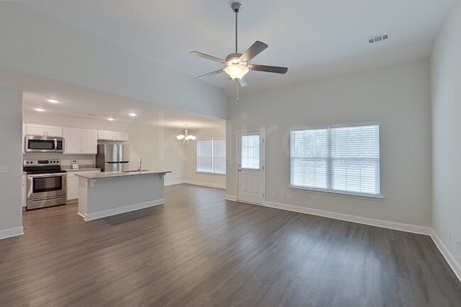 Photo - 106 Western Red Cedar Dr