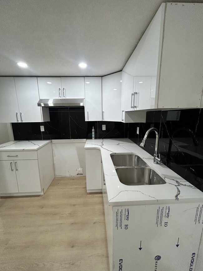 Photo - 2360-2159 159 St SW