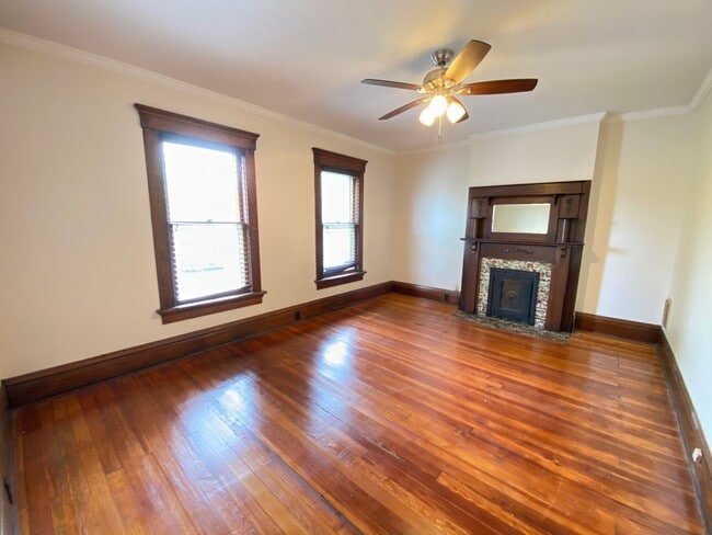 Photo - Hunter Ave 1045-1047 GW2 Unit 1045