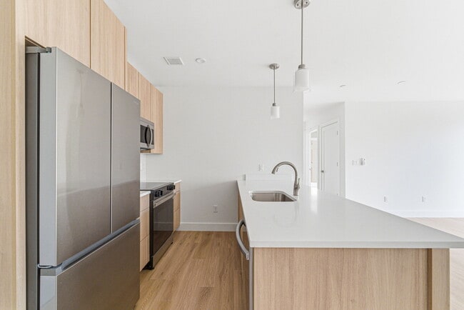 1035-1037 Commonwealth Ave