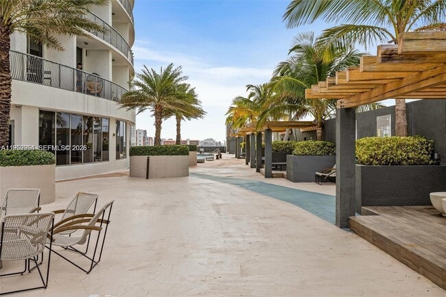 Photo - 1750 N Bayshore Dr Unidad 5407