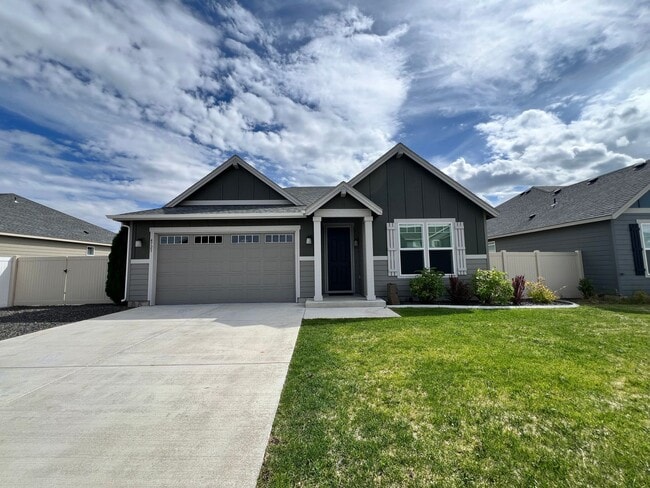 Building Photo - Newer Construction Home in Mae Valley!