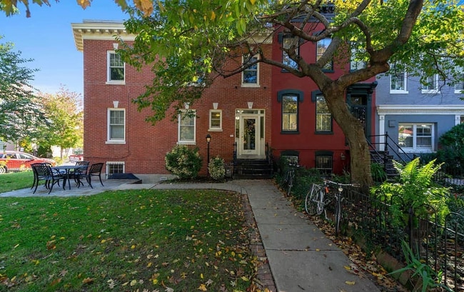 Photo - 337 Maryland Ave NE Unit 5