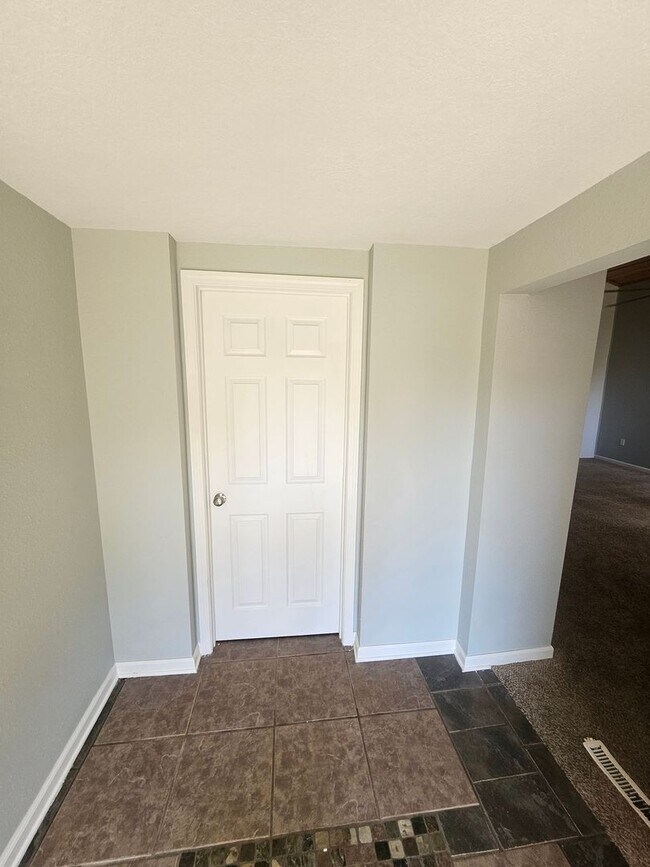 Photo - 403 S Texas St