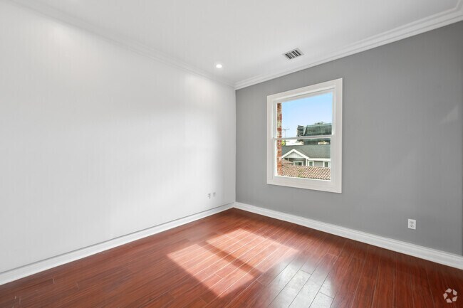 1BR, 1BA -650SF
