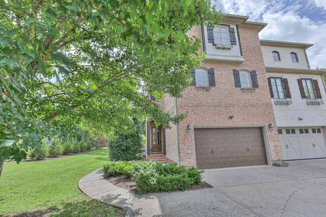 Photo - Stunning Executive Townhome in the Heart of Green Hills