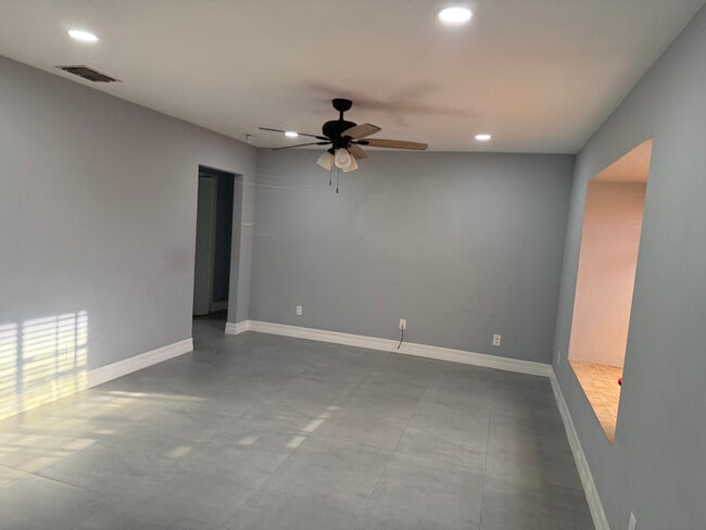 Photo - 701 SE 21st Ave