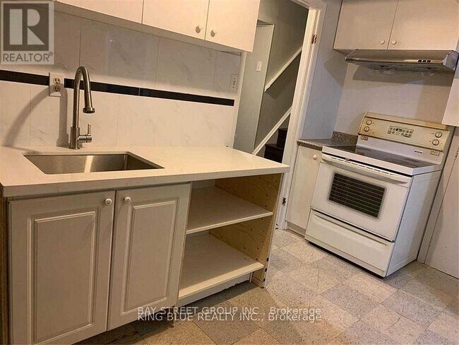 Photo - 26 Deepdale Dr