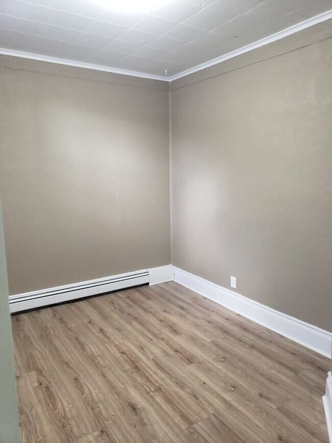 Photo - 1012 7th St E