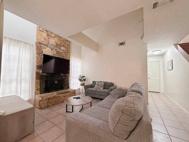 Photo - 200 Martingale Unit 129