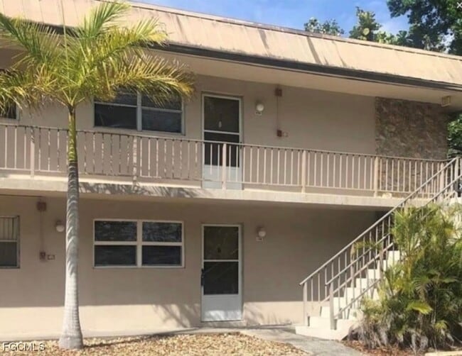 Building Photo - 1560 Colonial Blvd Unit 136 Rental