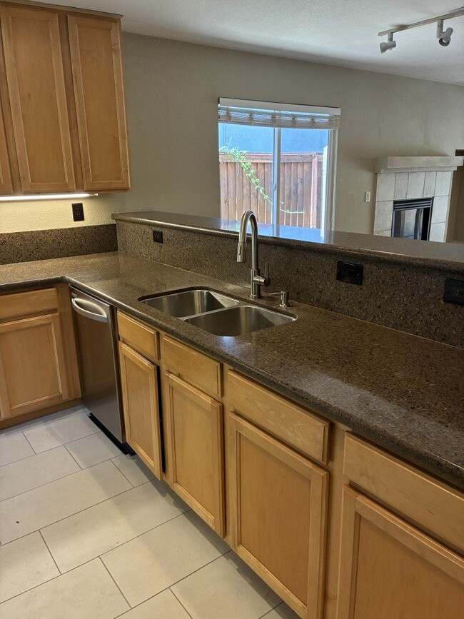 Photo - 1837 Hawkhaven Way