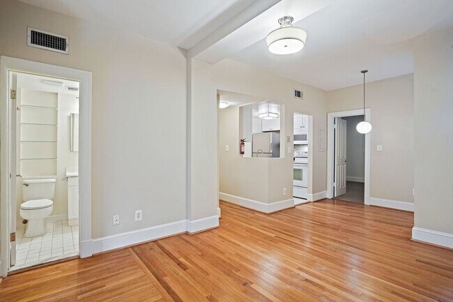 Photo - 2008 16th St NW