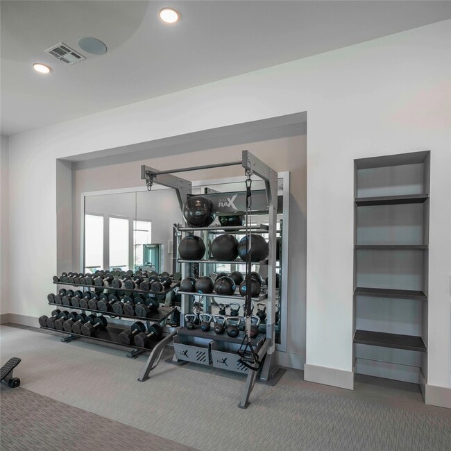 Building Photo - 13958 Cottingham Rd Unit 9306