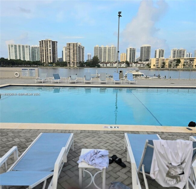 Building Photo - 18071 Biscayne Blvd Unit 302