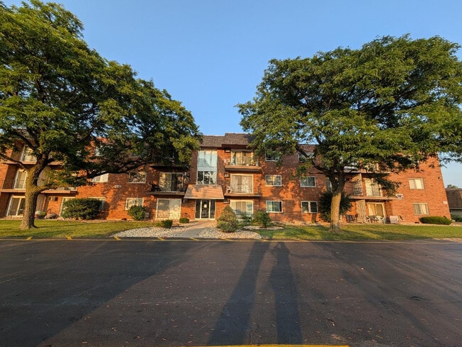 Building Photo - 11245 S Harlem Ave Unit C10 Rental