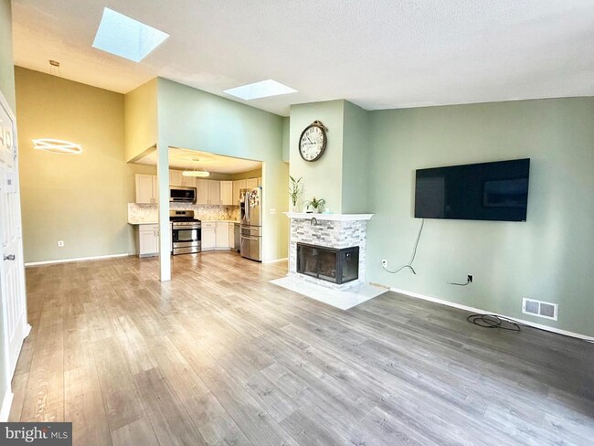 Building Photo - 21 Joyner Ct