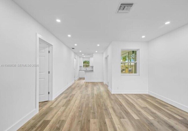 Photo - 816 N Golf Dr