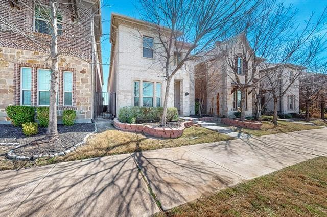 Photo - 792 Huntingdon St