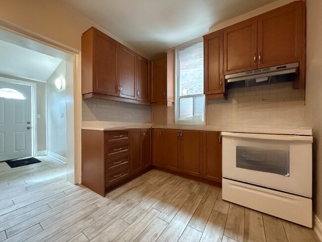 Building Photo - 324 Margueretta St