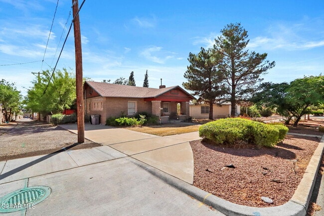 Photo - 2709 N Florence St