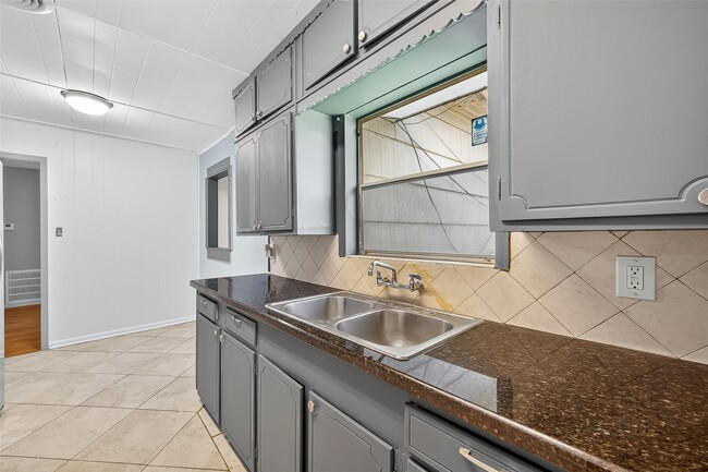 Photo - 1509 Ronson Rd