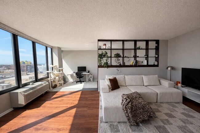 Photo - 5320 N Sheridan Rd Unit 910