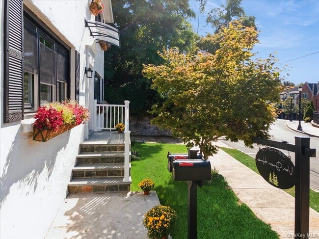 Photo - 25 Van Duzen Pl