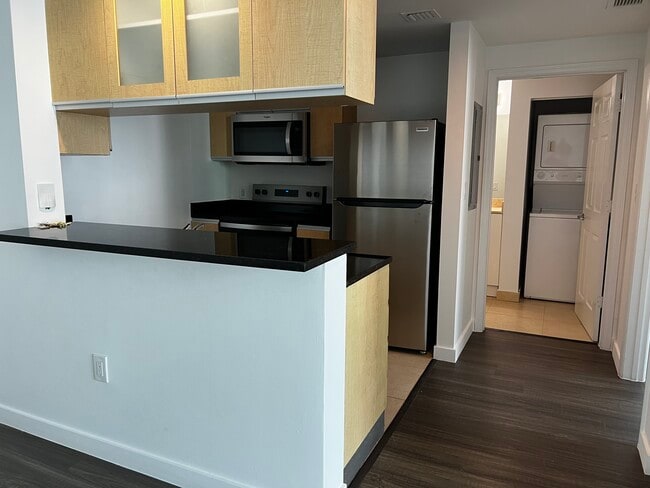 Building Photo - 520 NE 26th St Unit A2 Rental