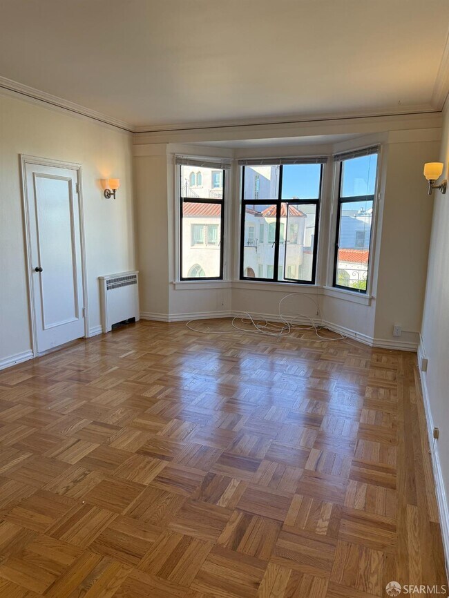 Photo - 3757 Webster St