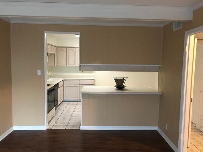 Photo - 3655 Haughton Ln Unit #1
