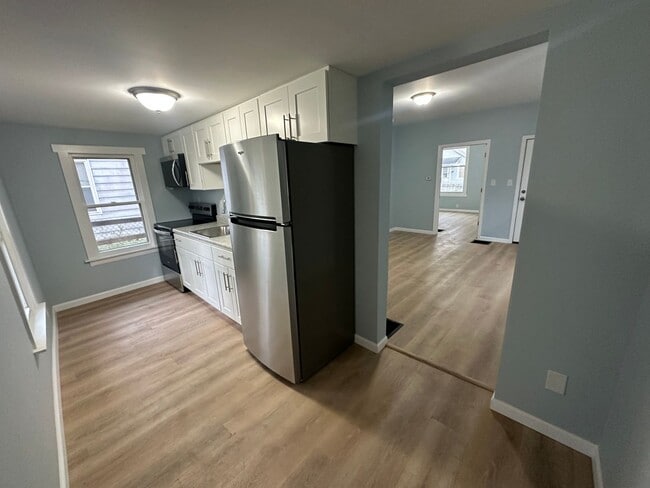 Photo - Great Location! 2 BEDROOM DUPLEX LOWER UNIT WITH BACKYARD